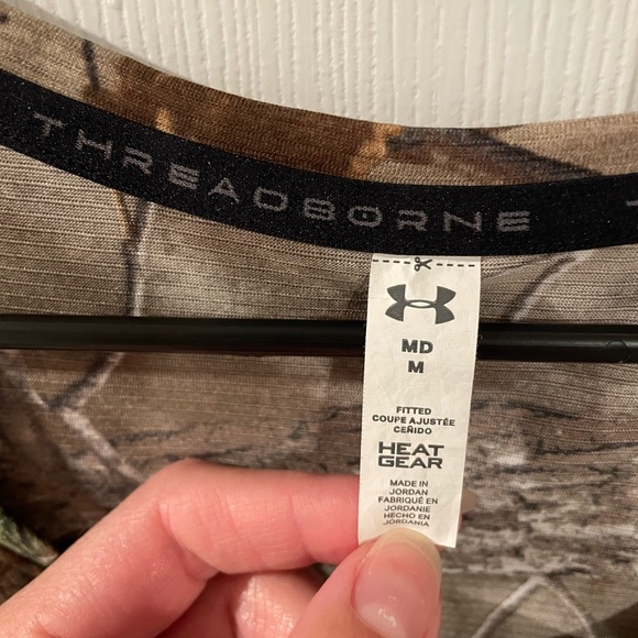 Underarmour women’s hunting tshirt, size medium EUC - Picture 3 of 3